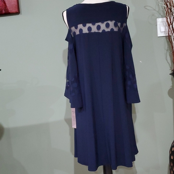 Dress - Picture 3 of 9